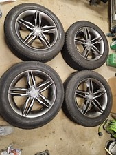 Audi Q7 alloys set with winter