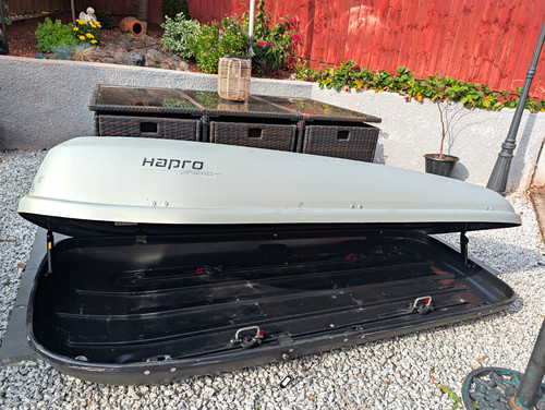 Car roof box - roof,