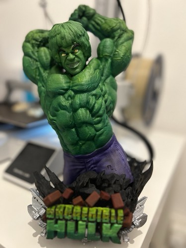 Hulk action figure - action,