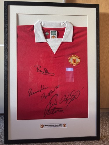 Manchester united legends - manchester,