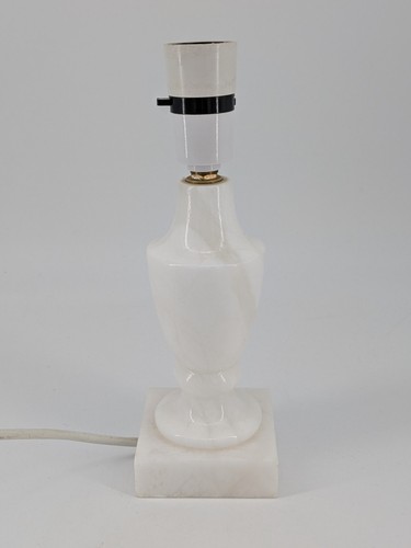 Pretty vintage small white - pretty,