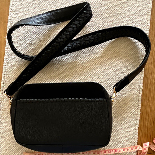 Women accessorize black - women’s,