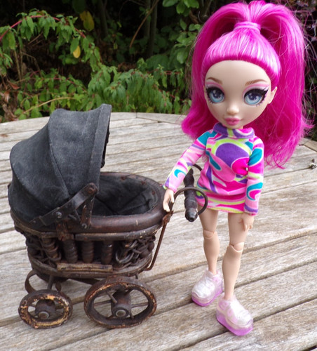 Lovely miniature dolls wicker - dolls,