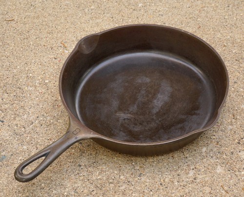 Cast iron skillet - cast, 10"