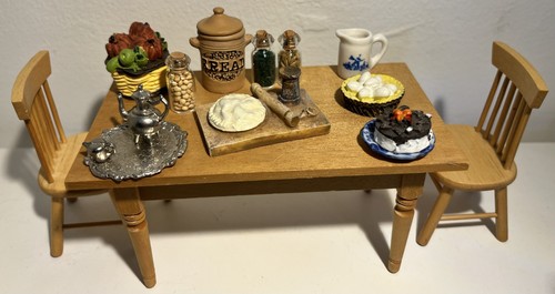 Vintage dolls house - house, pine
