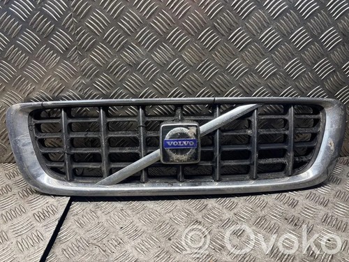 Volvo v70 iii front upper - bw,