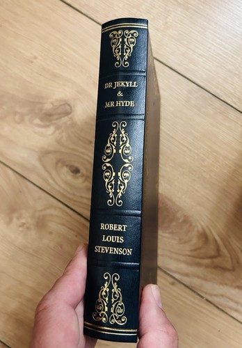 Vintage heron books jekyll - vintage,