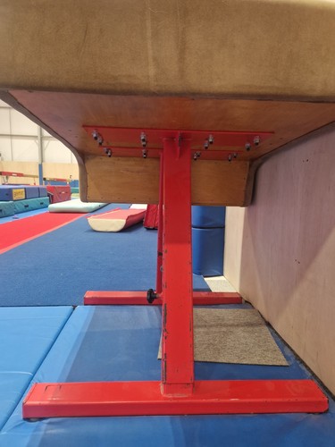 Continental vaulting table - continental,