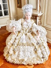 Dolls house miniature 1:12 ARTISAN porcelain Georgian lady doll - POSEABLE