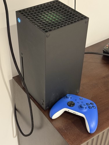 Xbox series console - x, with
