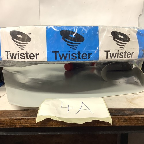 Twister floor cleaning - ,