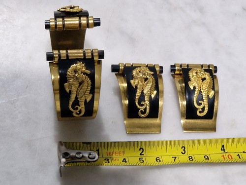 Art deco bakelite jewellery - art,