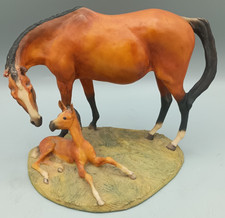 Aynsley Mastercraft Horse with Foal Vintage 1985 - damage to 1 ear Height 11.5cm