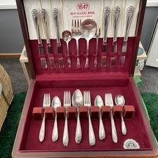 1847 Rogers Bros USA Daffodil Pattern Silver Plated Part Canteen of Cutlery Set