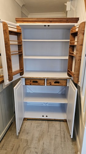 Freestanding wooden larder - freestanding,