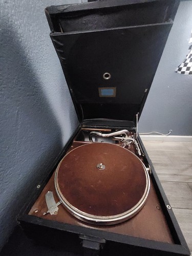 Portable suitcase phonograph - portable,
