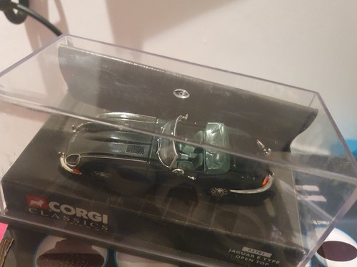 Corgi toys 307 type jaguar - corgi,