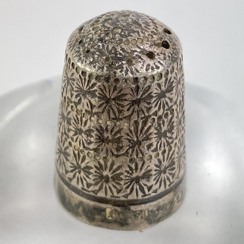 Antique solid silver thimble - solid,