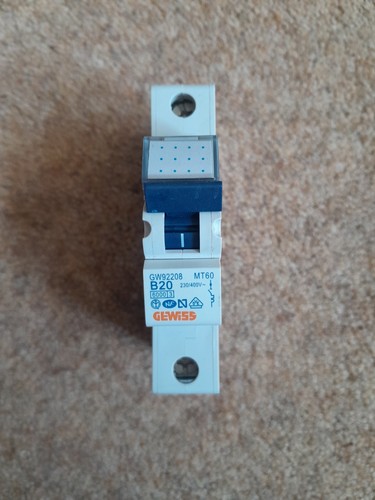 Gewiss 20a curve - curve, b