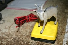 FOOT SWITCH  NON LATCHING STOMP TO MAKE