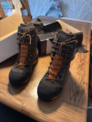 Husqvarna protective leather
