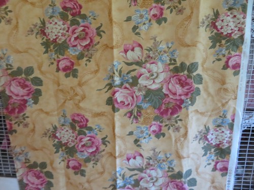 Discontinued roses scrolls - &,