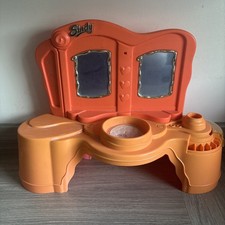 Vintage Sindy Make Up Table