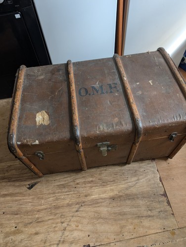 Antique steamer trunk suitcase - trunk,