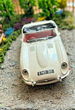 1:43 - Vanguard VA49000 -