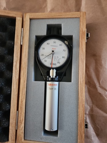Mitutoyo durometer 313 used - mitutoyo,