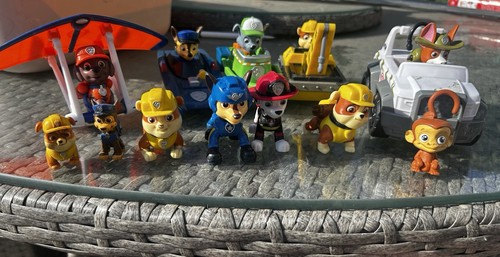 Paw patrol vehicle and - vehicle, figure