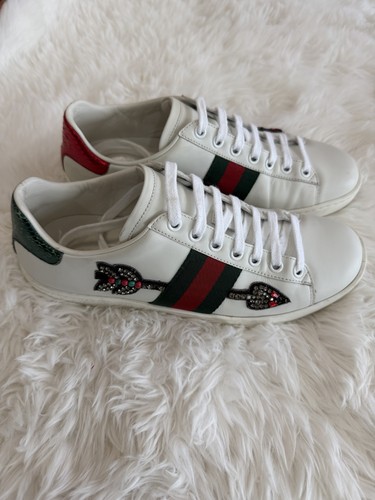 Gucci ace embellished arrow - embellished,