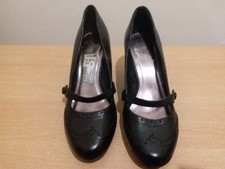 CLARKS  Ladies black court shoes size uk 4