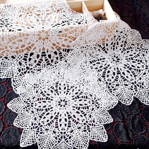 Pieces lace doilies round - 4,