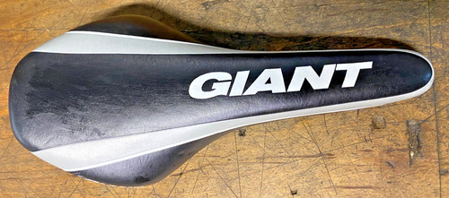 Giant bike bicycle - giant, seat
