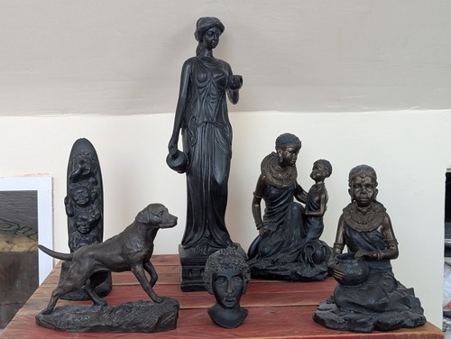 Job lot black resin - 6,