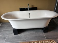 Modern Roll top bath