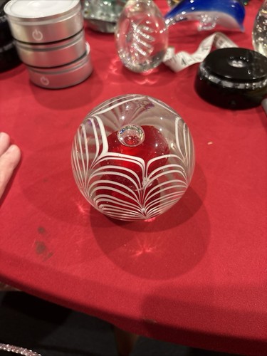 Red white hand - &,