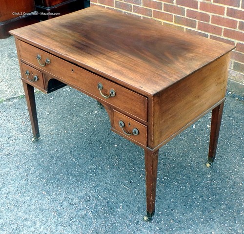 Georgian antique mahogany desk