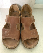 Ladies Walking Sandals - Size 5 Tan Leather