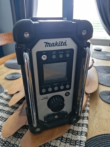 Makita drm116 radio good - makita, used