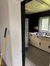 “English Rose Kitchen – Iconic 1950s Design Crafted from Spitfire Aluminium