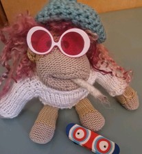 PG Tips monkey Outfit rasta rastafarian dreadlocks jumper specs skateboard dude