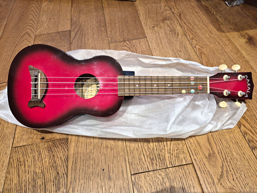 Makala dolphin soprano ukulele - dolphin,