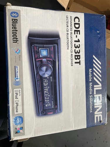 Alpine cde 133bt and facia - alpine,