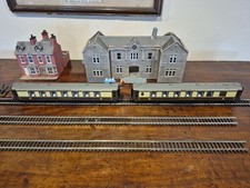 Hornby Pullman Illuminated Coaches Rosamond Car No 64 The Queen of Scots