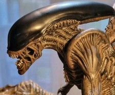 Custom Painted AvP Alien Xenomorph Warrior 25 cm Tall 34 cm Long