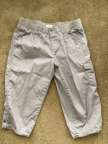 Women gray dash capri pull - gray,