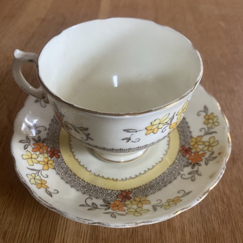 Vintage gilt edged tea cup - vintage,