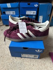 adidas Glasgow. Maroon. Size